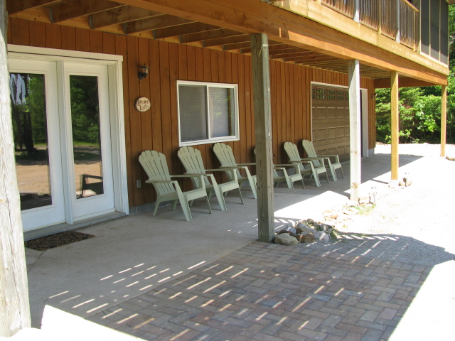 Buck Lake Cottage Rental #3-24~ Lower Level patio
